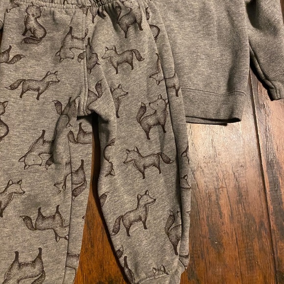 Toddler 18 Month Carter’s Outfit - Picture 10 of 11